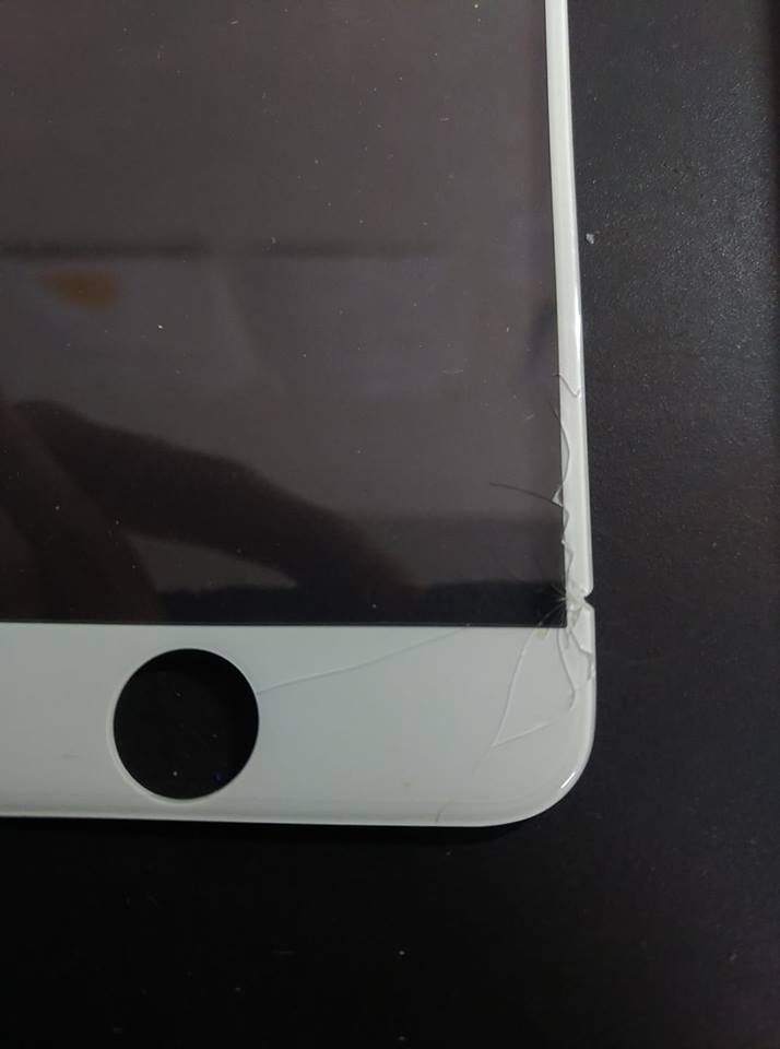 iPhone7 ガラスフィルム損傷