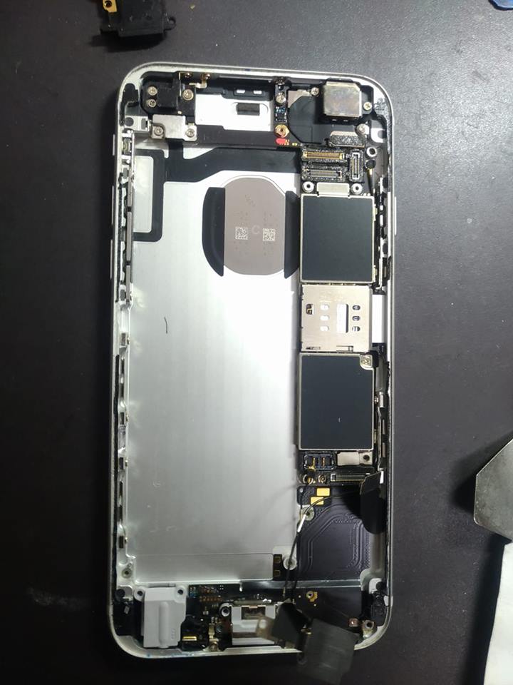 iPhone6s ライトニングコネクタ修理　バッテリー交換